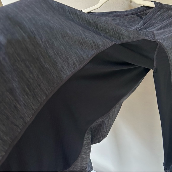 Lululemon ~ Women’s Long Sleeve Space Dye Back Ruffle Yoga Top in size 6 - Picture 7 of 14